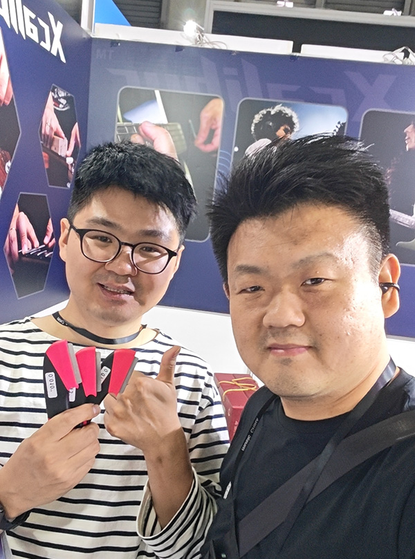 1761620797652428.jpg 合影.jpg